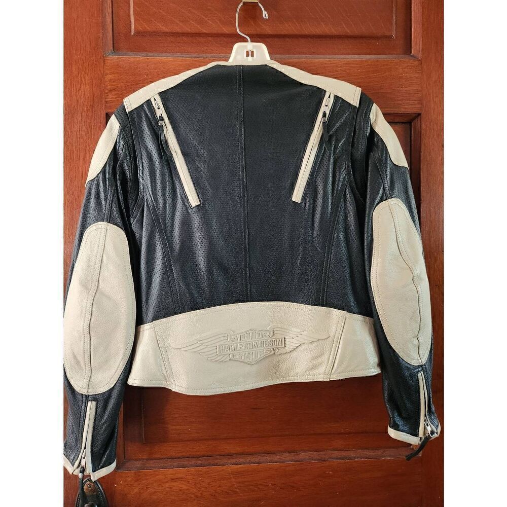 Harley-Davidson small cream and black leather jacket. Measures approx Length 23" - Picture 2 of 15